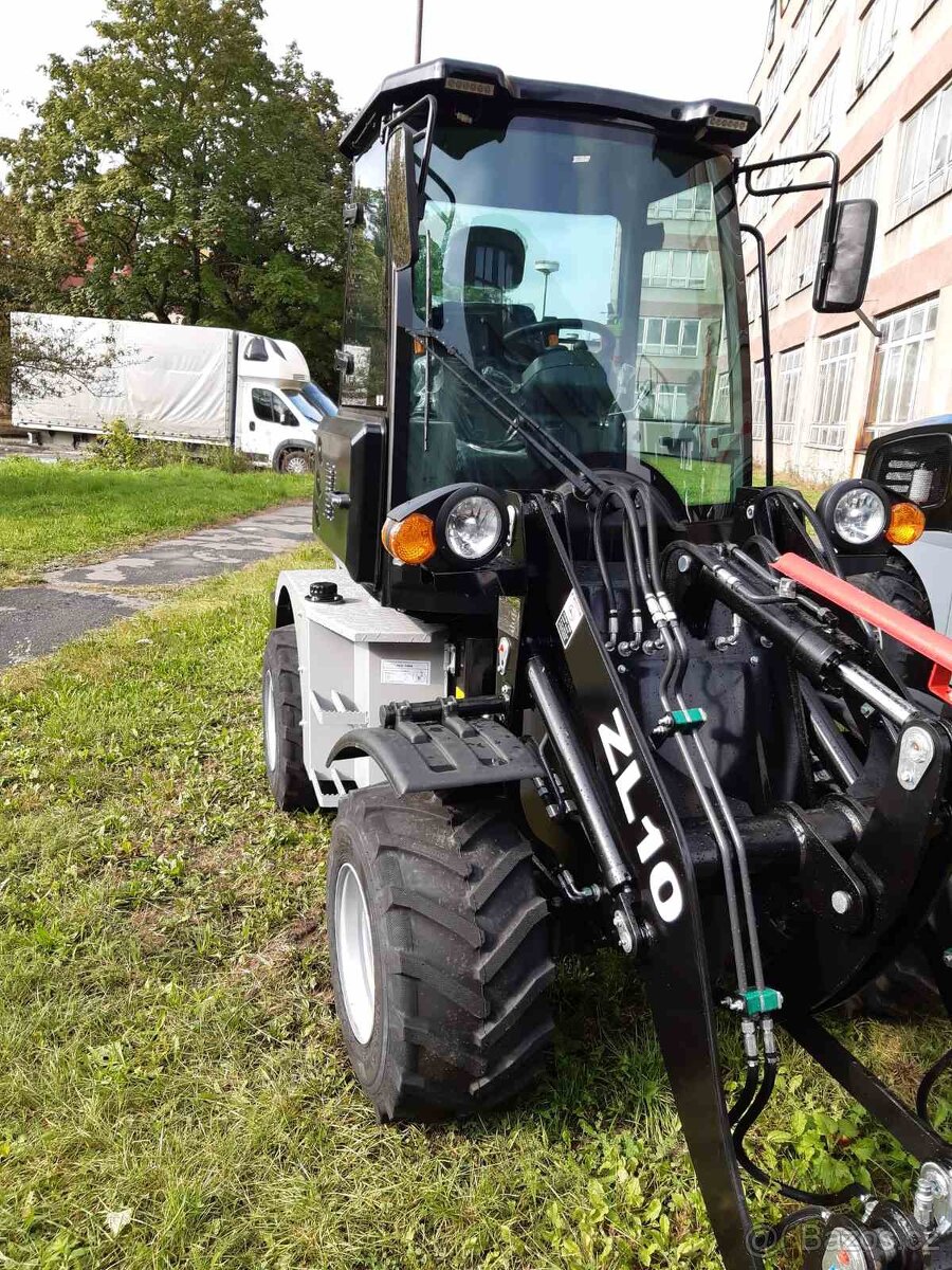 Kolový nakladačZL10 - 3