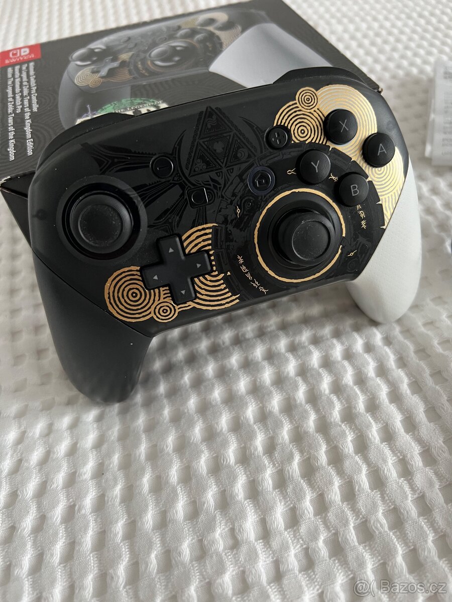 Nintendo Switch pro controller original Zelda - 3