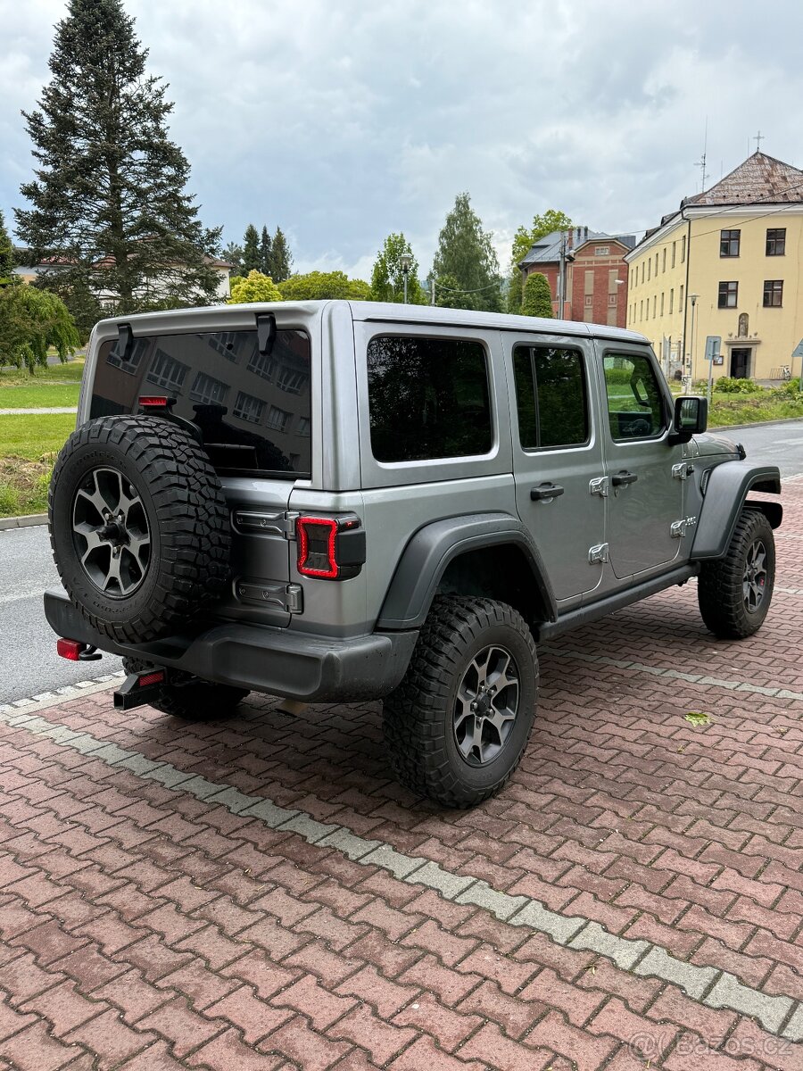 Jeep Wrangler Unlimited 2.0T 200kw—2019–automat—84.000km
