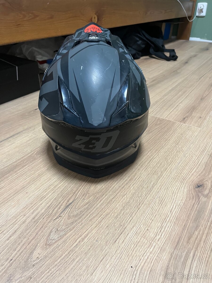 Helma na motocross