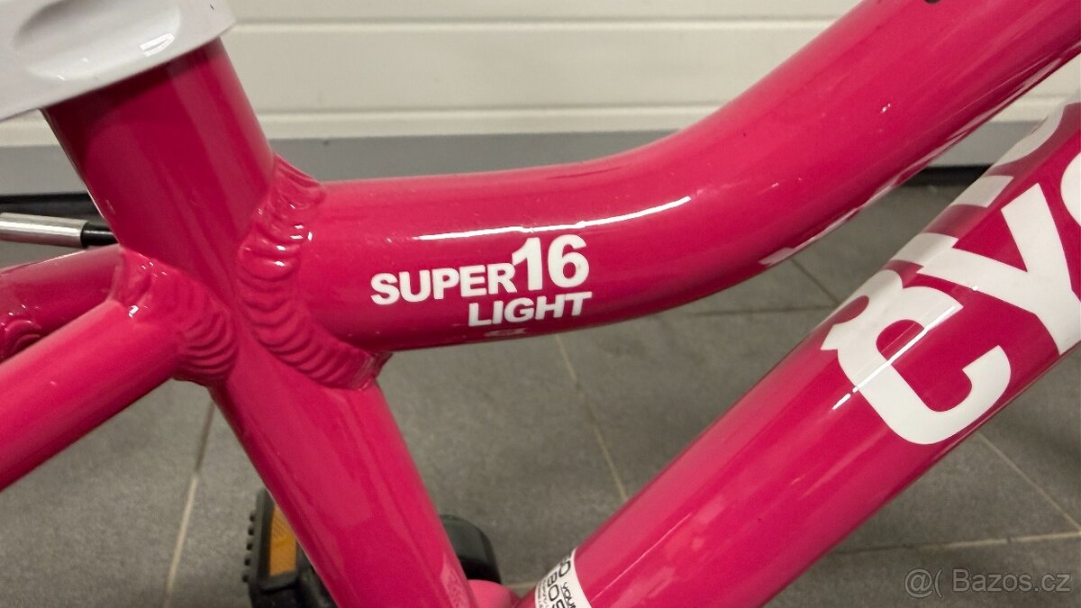 Dívčí kolo Cygnus 16 - 3