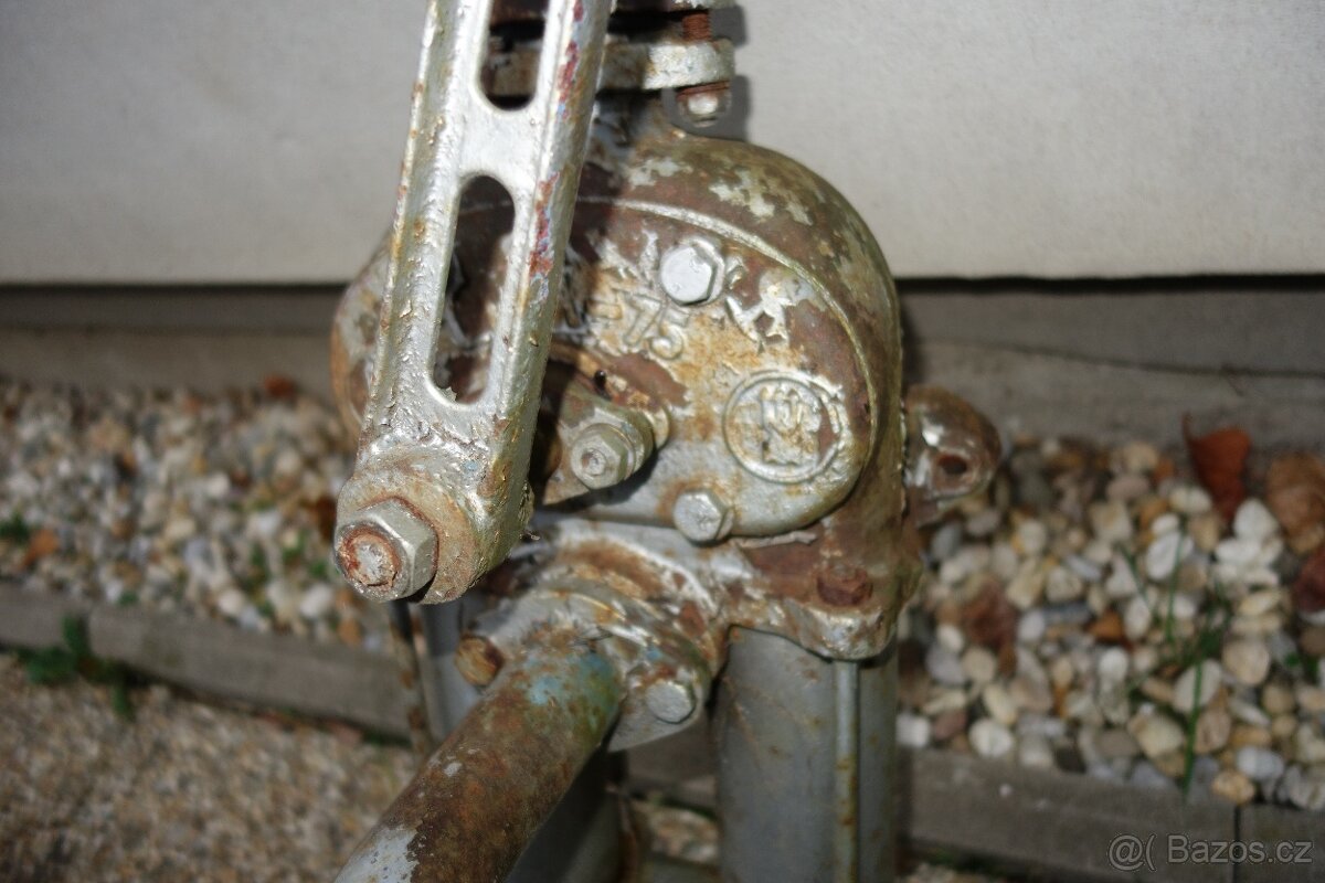 Ruční pumpa LILA 75 pro dopravu vody z hloubek do 7 m - 3