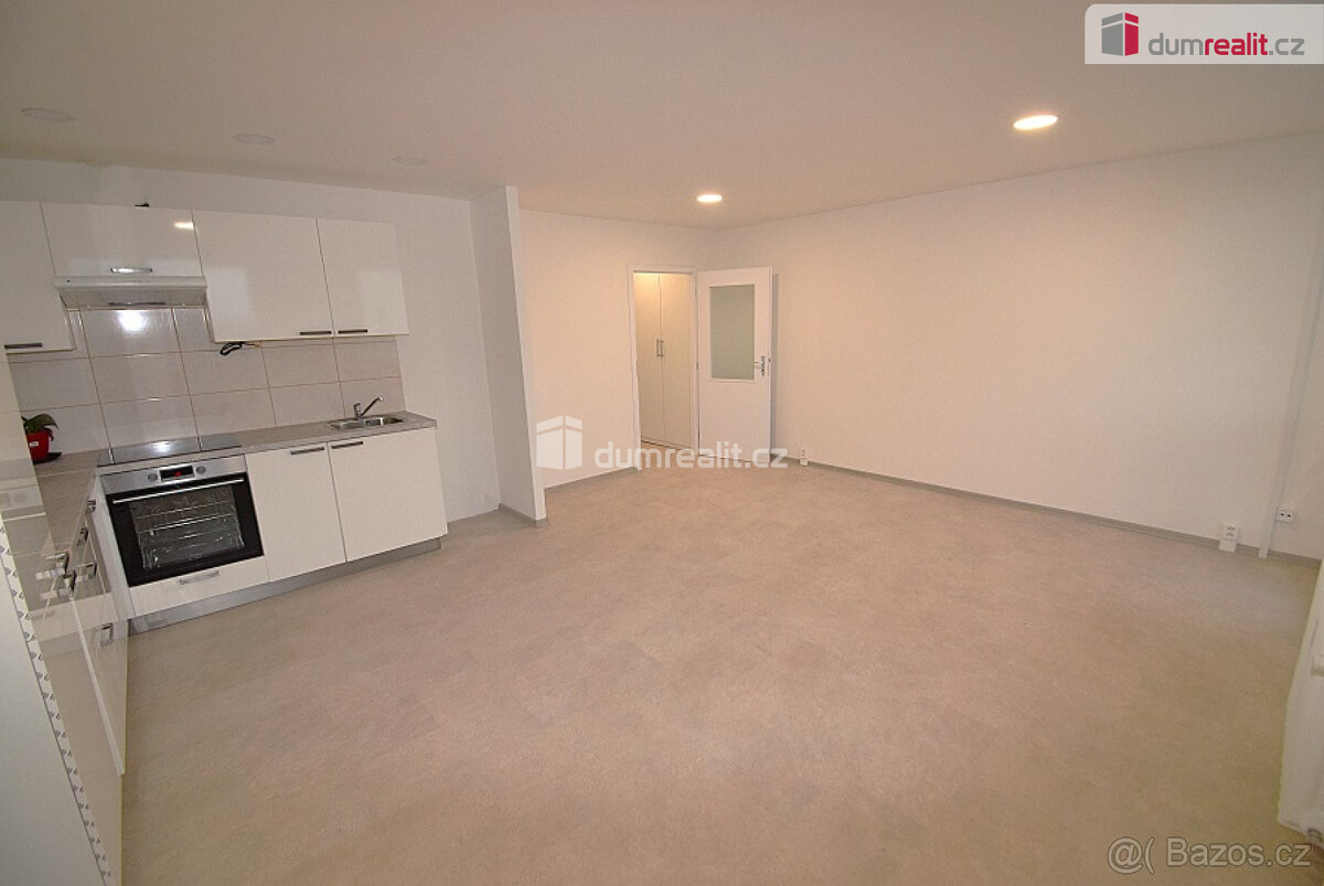 Pronájem prostorného 3+kk, 70m²+lodžie 6m², ul. Novodvorská, - 3