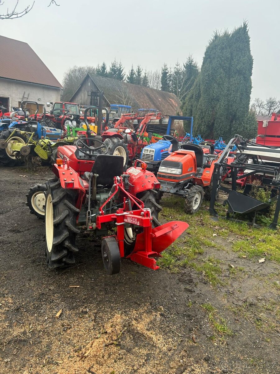 Malotraktor Yanmar + jednoradličný pluh - 3