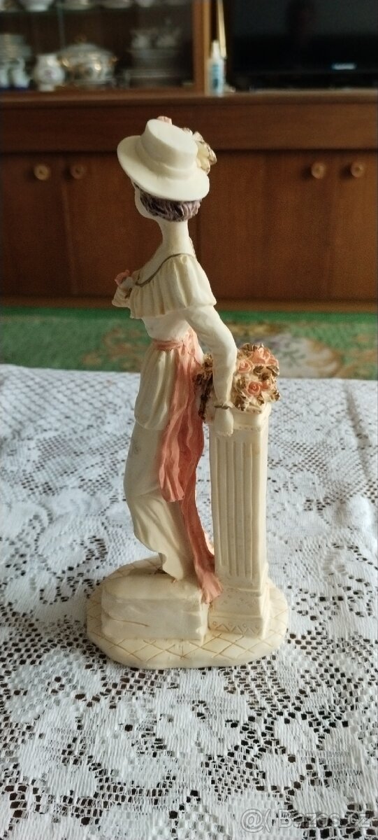 Dívka s růžemi - 3