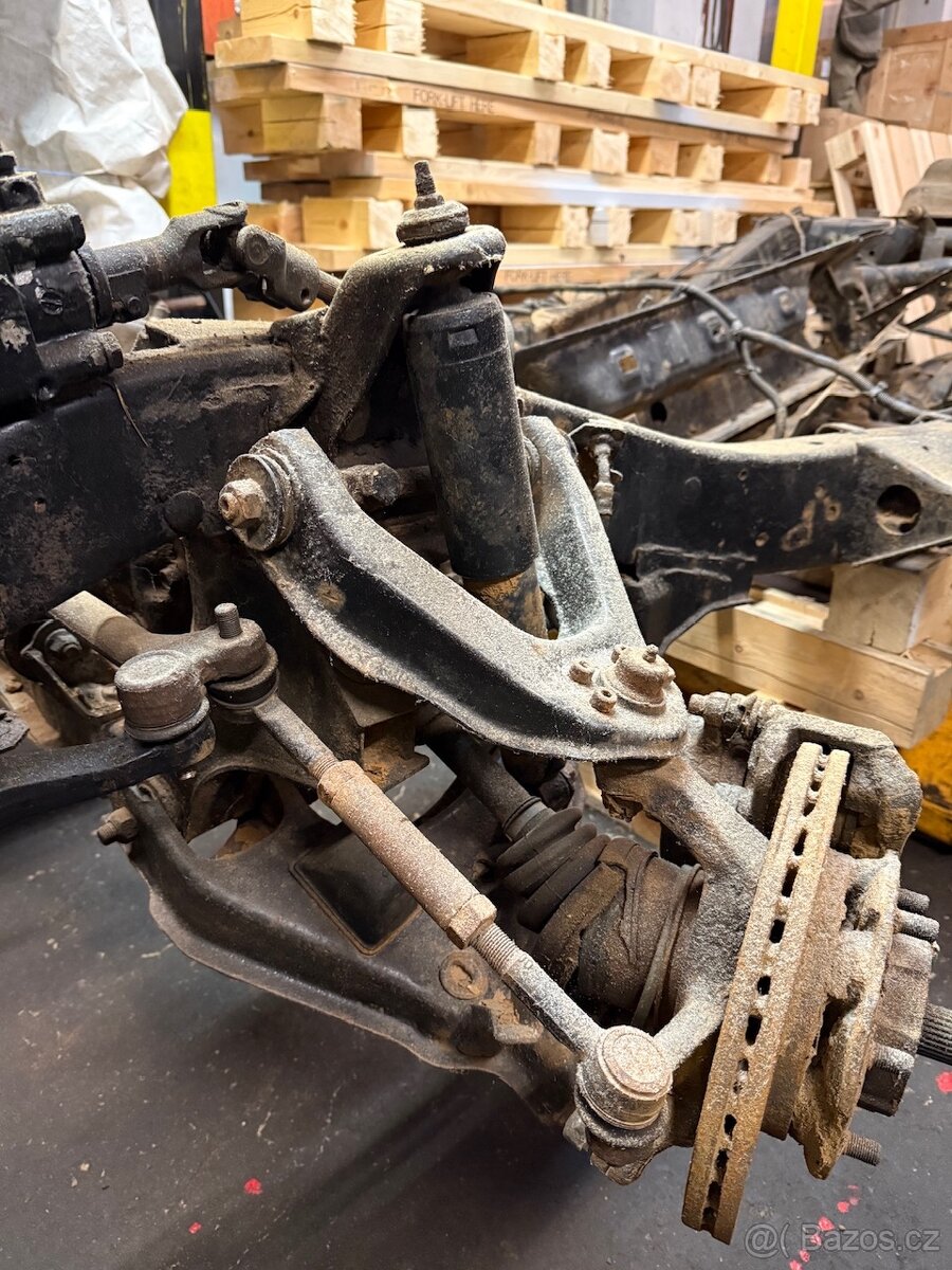 Nissan Terrano 2 - 3