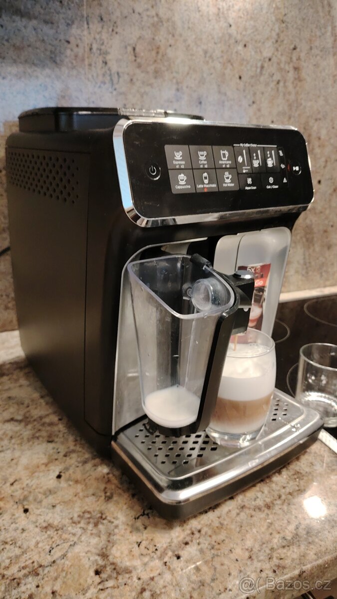 Automatický kávovar Philips LatteGo EP 3246/70 - 3