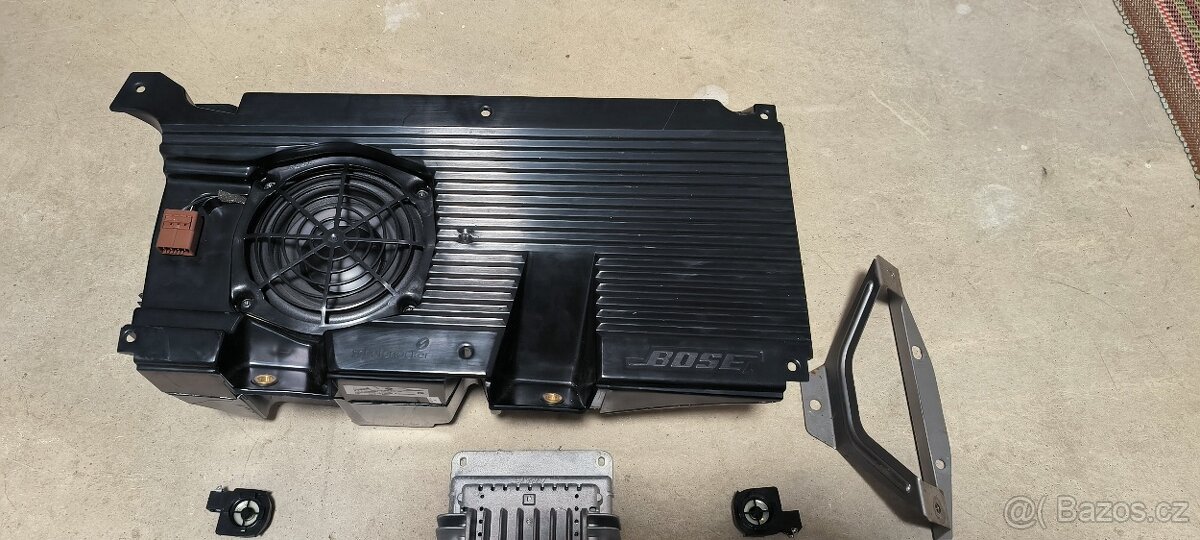 Alfa Romeo GT hudba Bose - 3