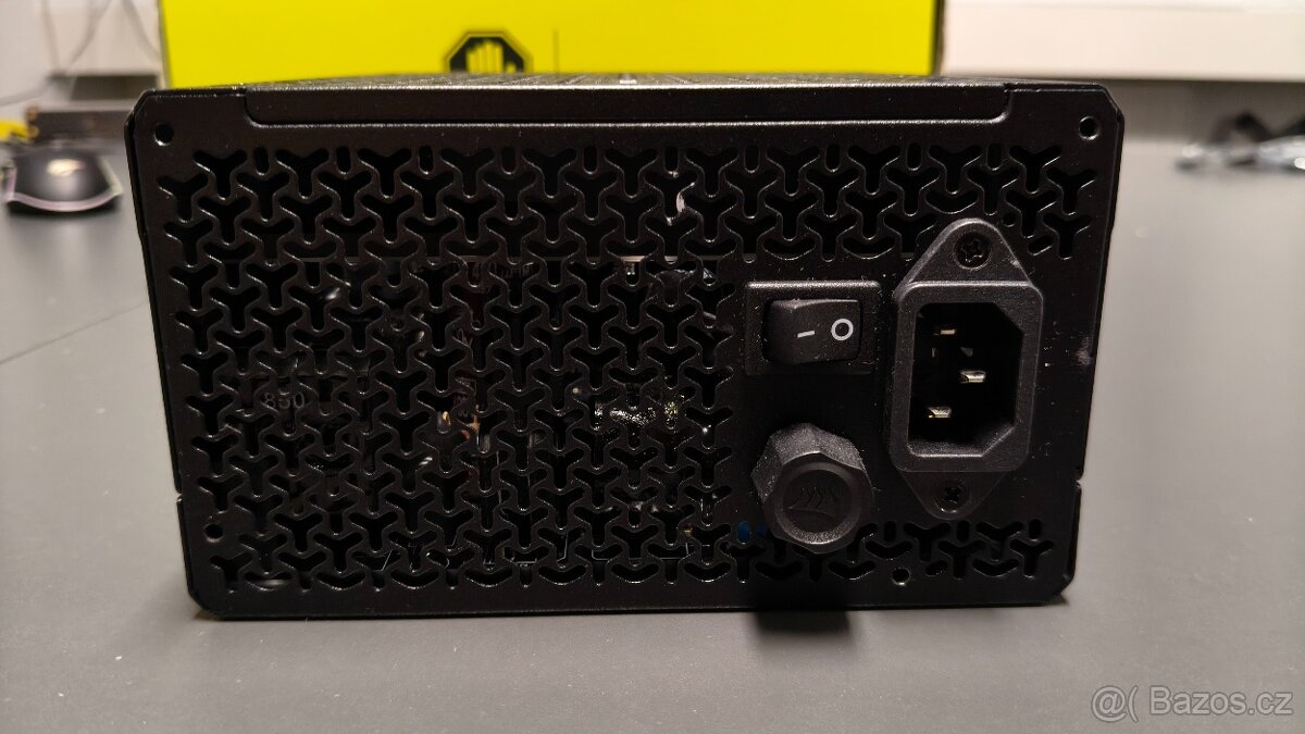 počítačový zdroj corsair rm850x - 3