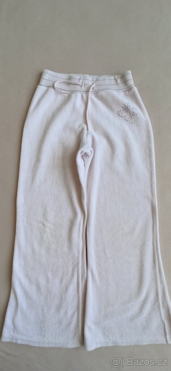 Dvoje tepláky, vel. 122 - 3