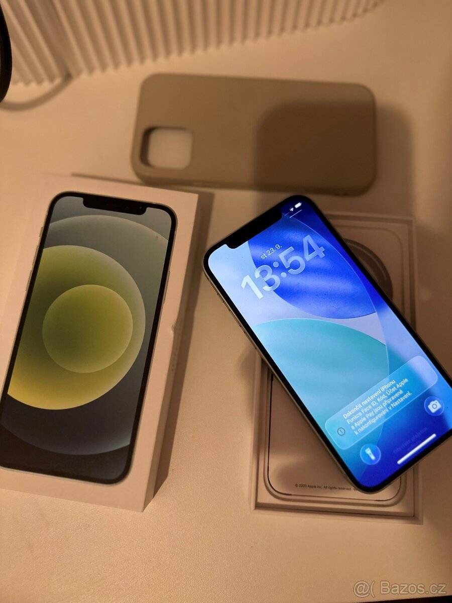 IPhone 12 - 128GB - MINT - 85 baterie - 3