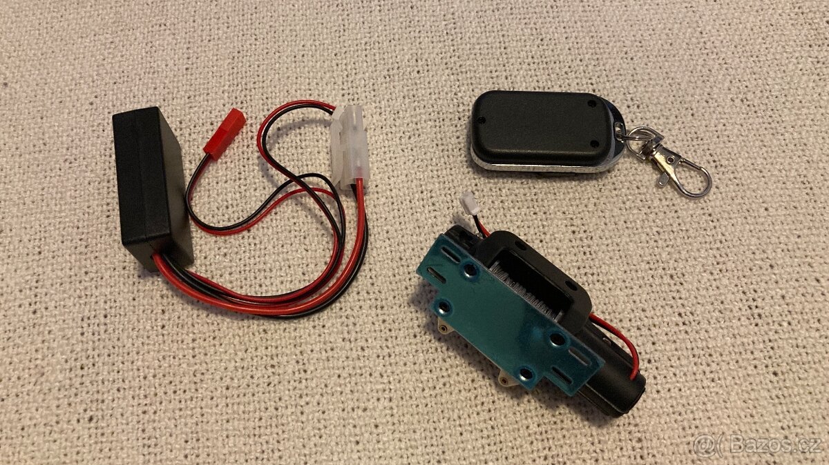 Traxxas TRX naviják a sněhová radlice - 3