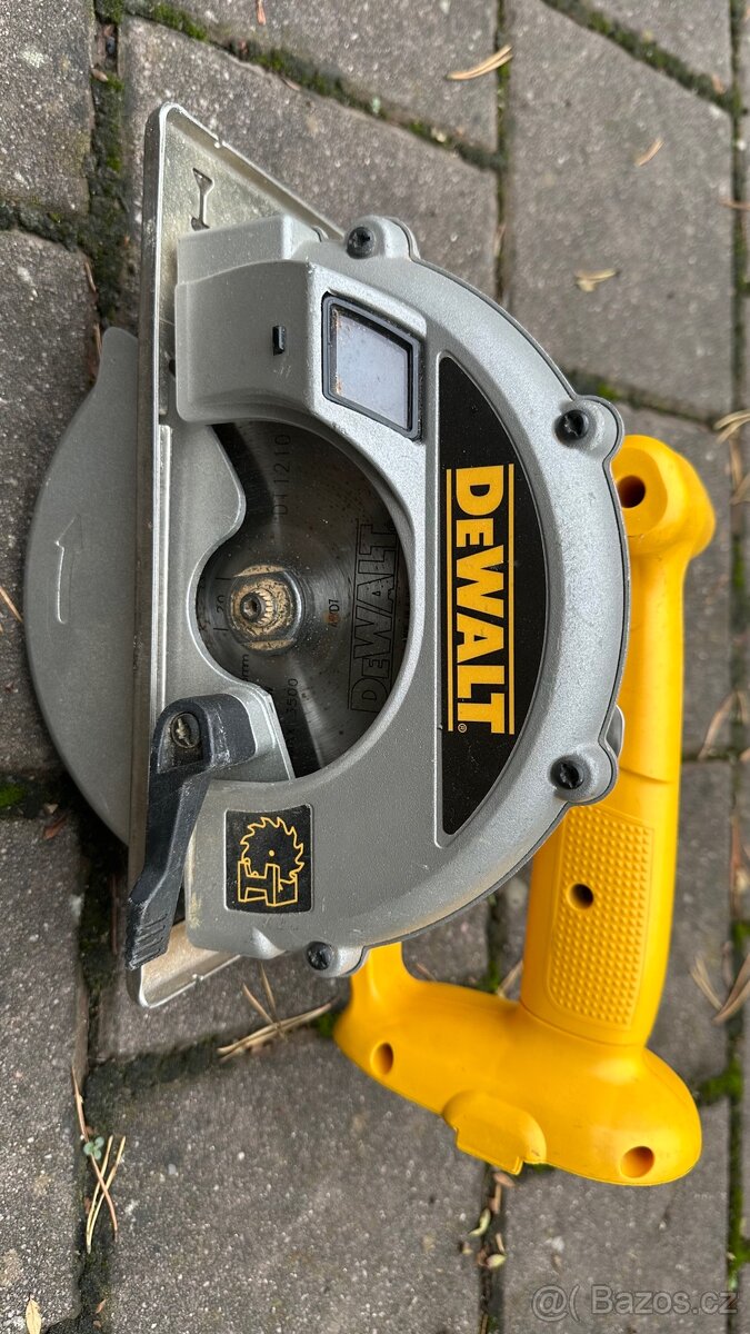 Aku vrtačka a pila Dewalt - 3