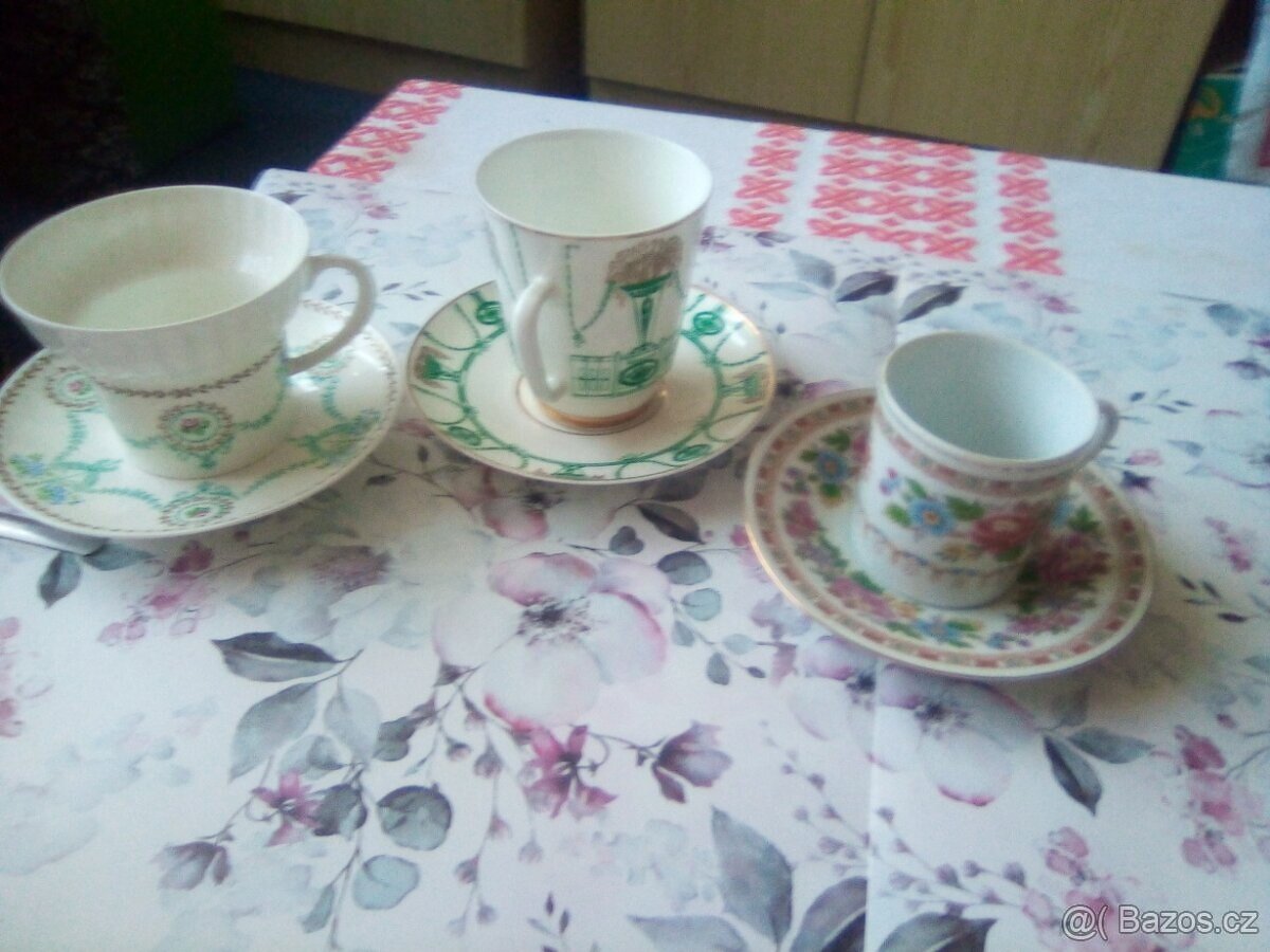 Prodám lázenská pitíčka,hrníčky,vázičky,vázy - 3