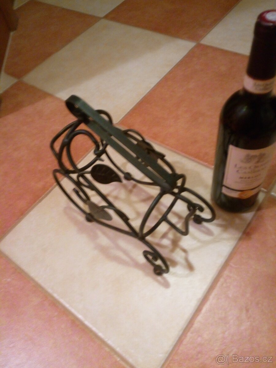 Kovaný stojan na víno - 3