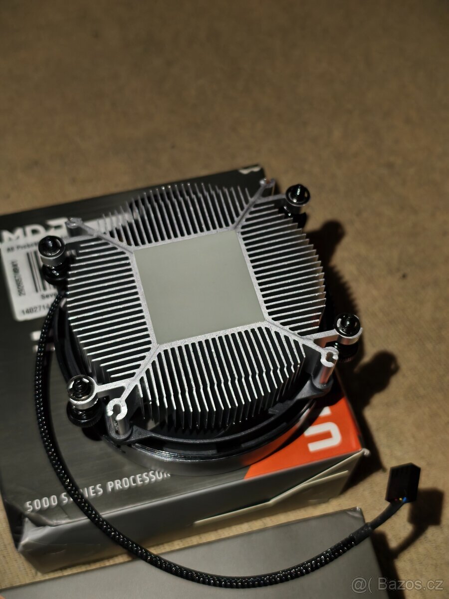 Prodám 4x stock chladič - 3