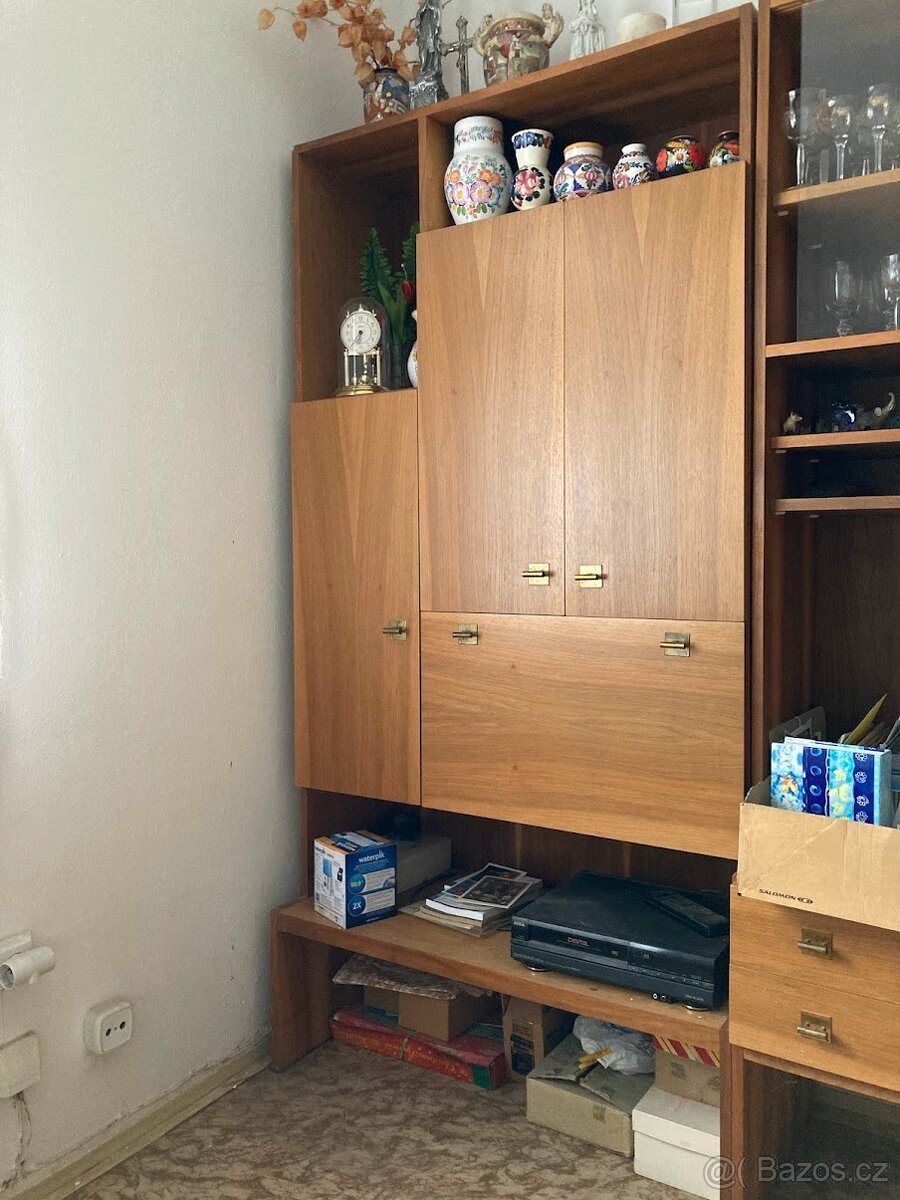 RETRO - OBÝVACÍ STĚNA ČTYŘDÍLNÁ - 3