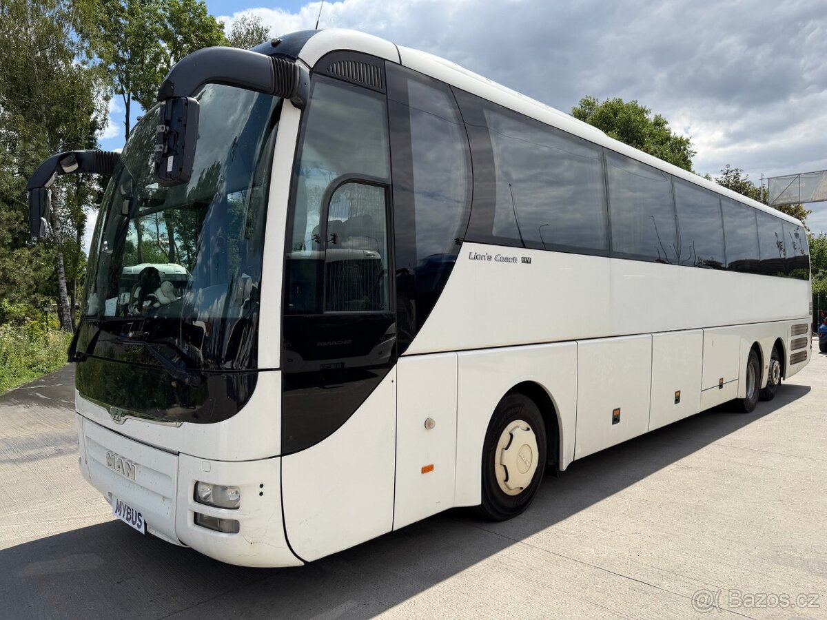 MAN LIONS COACH R08 - 3