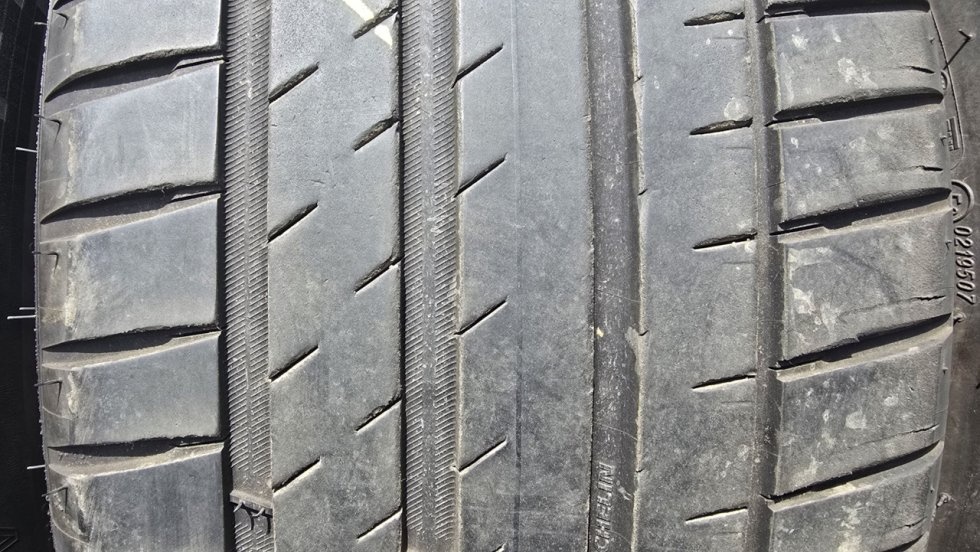 Letní pneu 255/40/20 Michelin - 3