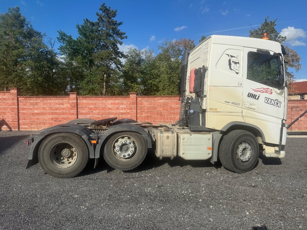 Tahač Volvo 6x2 - 3