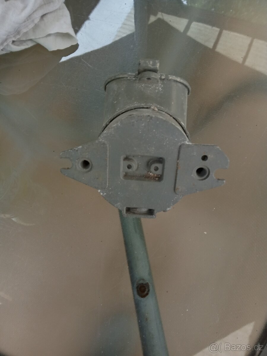 Zásuvka 380v 25a oválná - 3