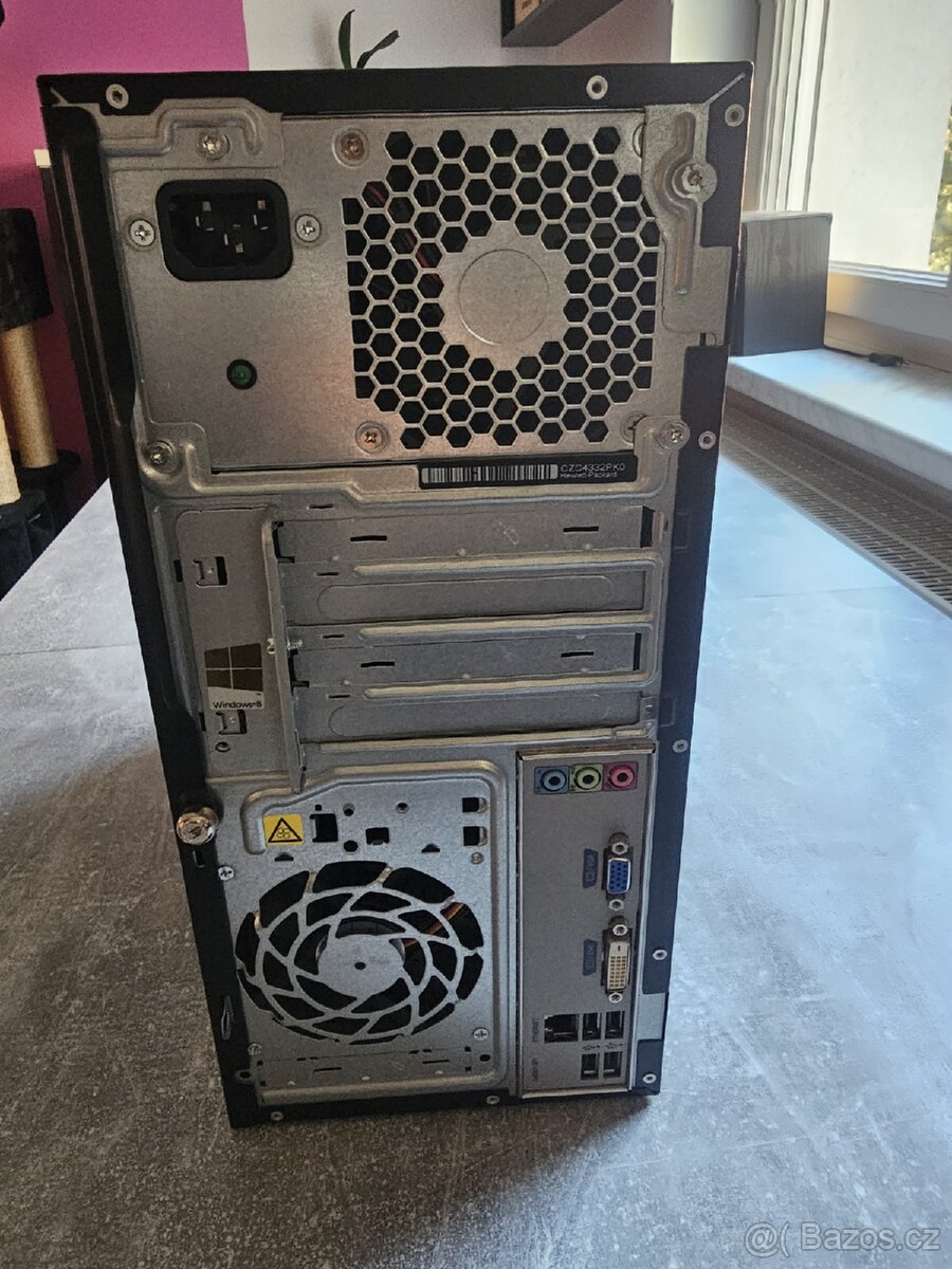 Stolní počítač HP - 3