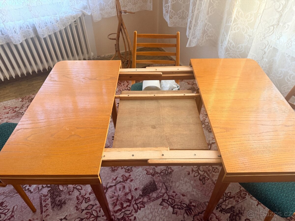Retro stůl + 4 židle - 3