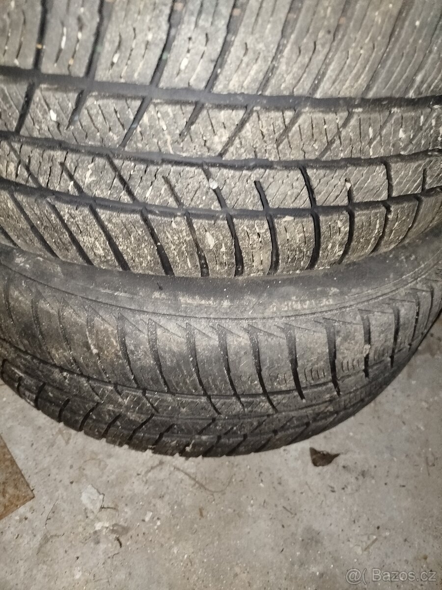 Prodám zimní kola 205/60/R16 - 3