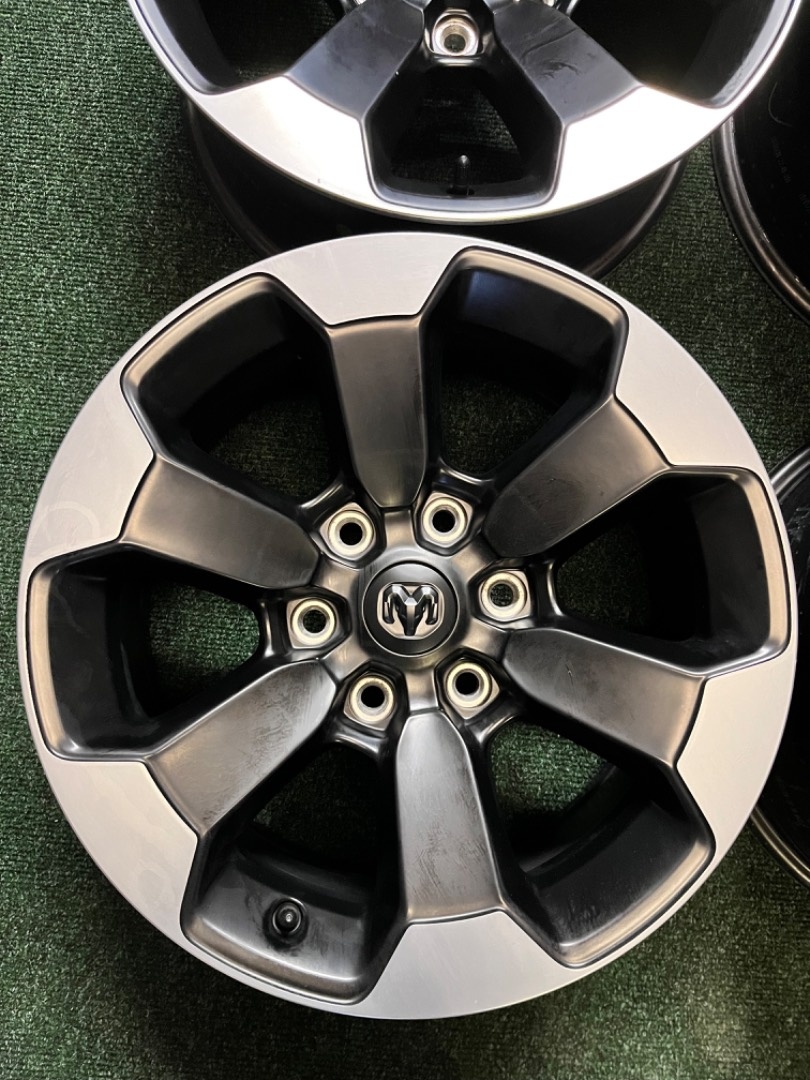 6x139.7 R18 Orig. Alu Dodge RAM 1500 REBEL - TOP STAV