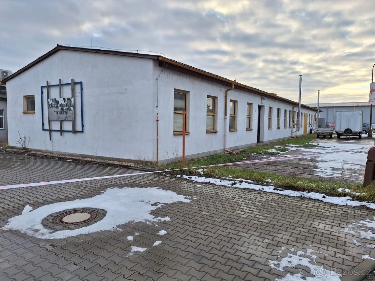 Pronájem plochy-zámková dlažba - 3