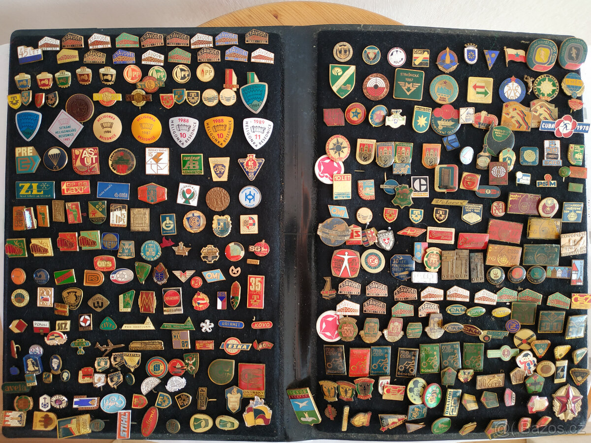 Různé staré odznaky - 3