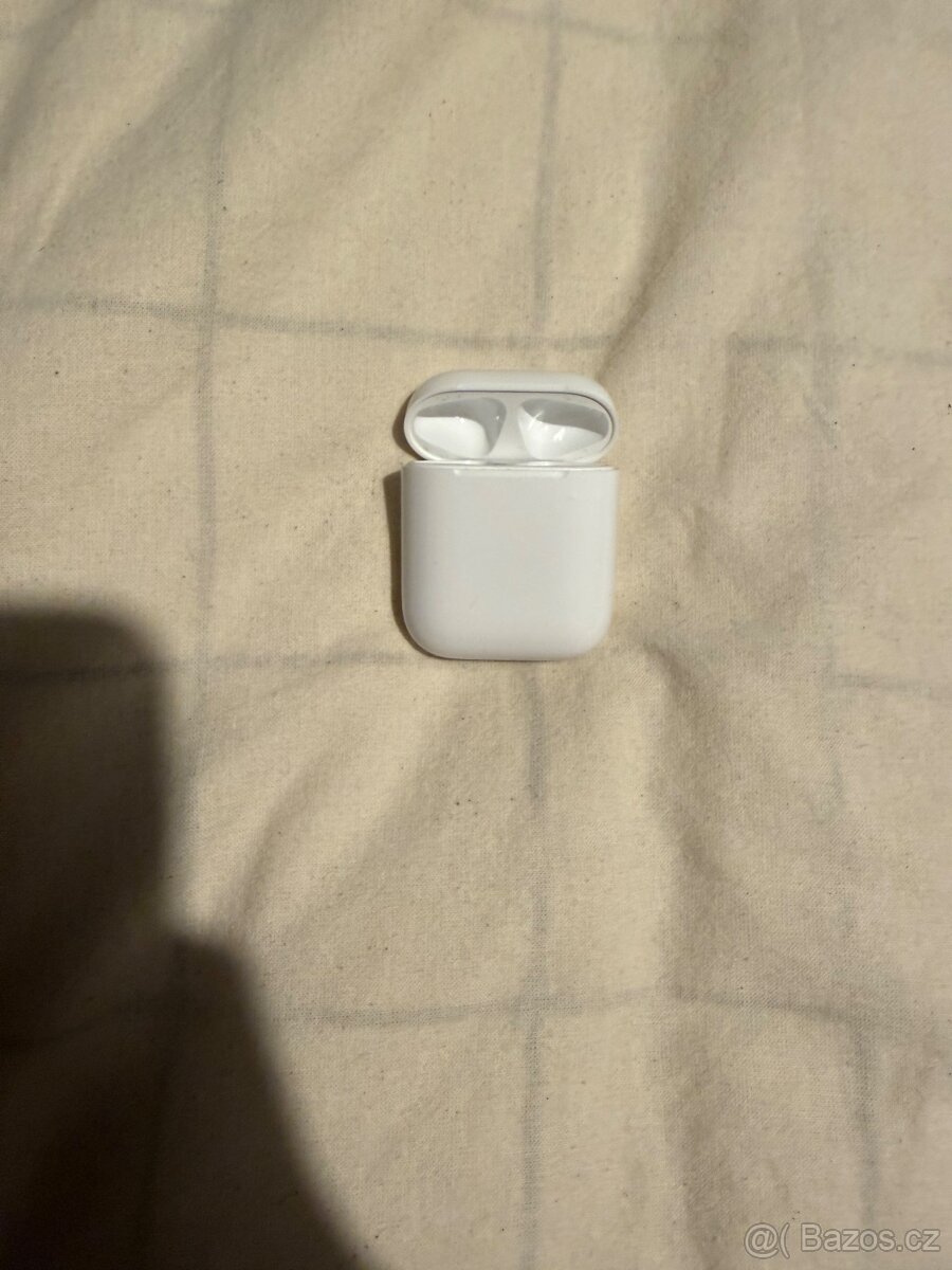 Apple AirPods case - 3