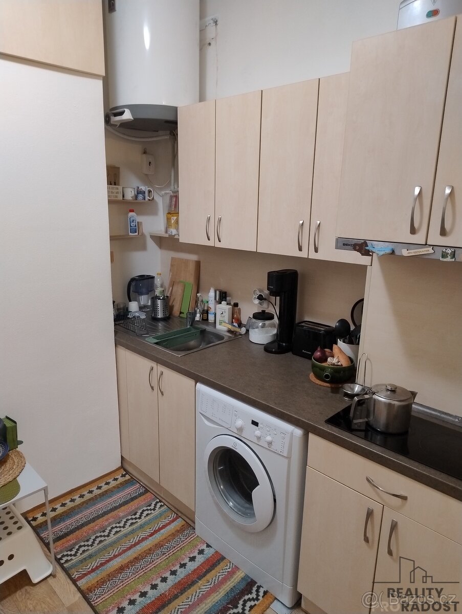 Pronájem bytu 1+kk v centru Brno ul. Smetanova - 3