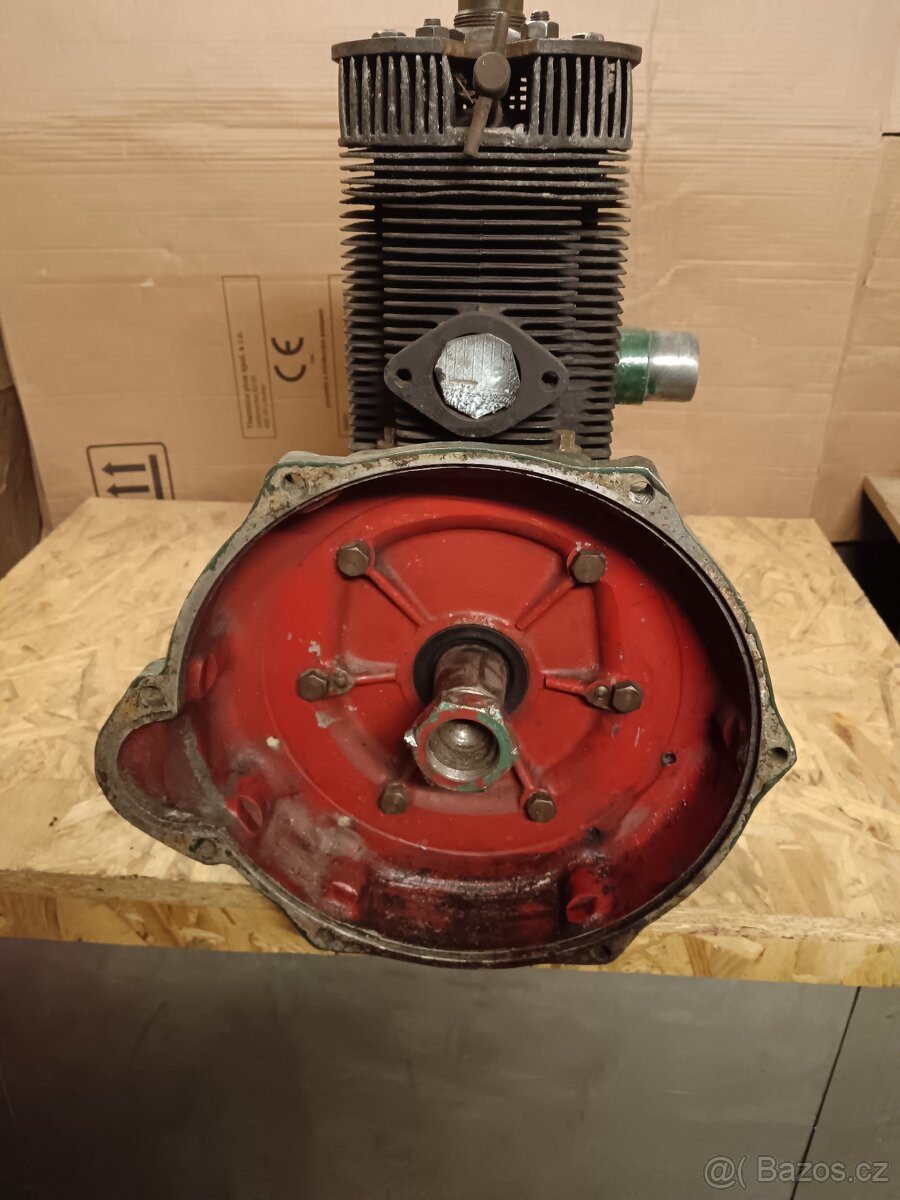 motor Slávia 1d80 - 3