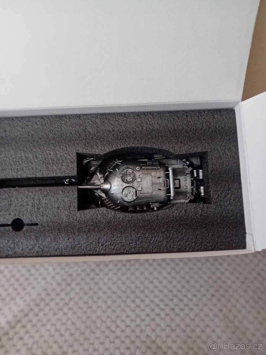 MAKETA TANKU IS-7 - 3