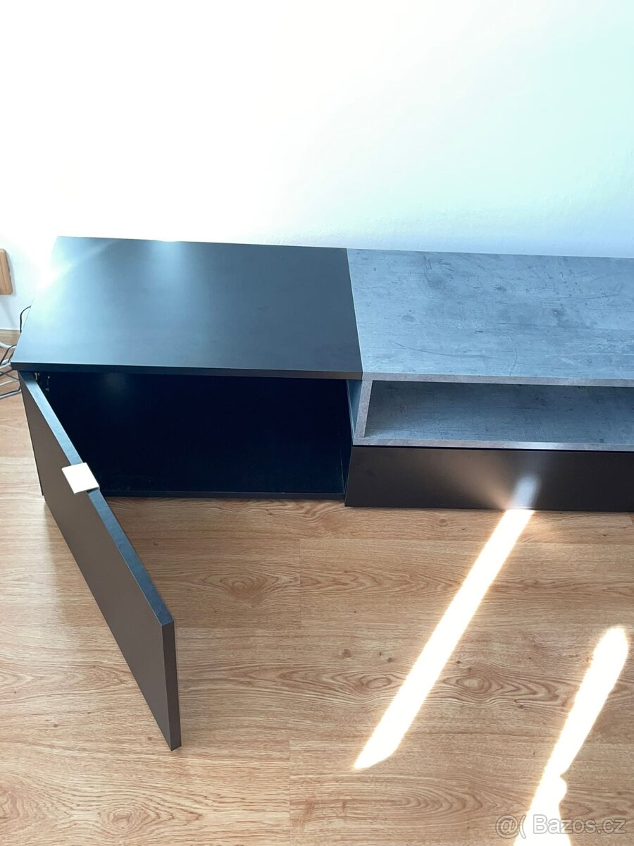 Prodám menší obývákovou stěnu - 3