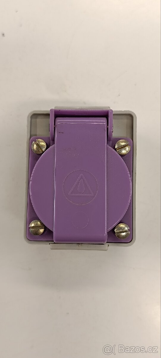 Panelová zásuvka kempingová - 3