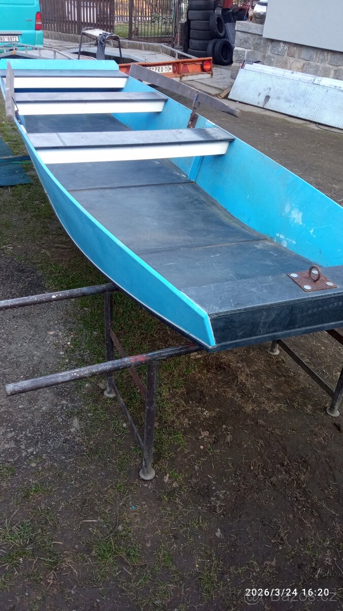 Plastová pramice - 3