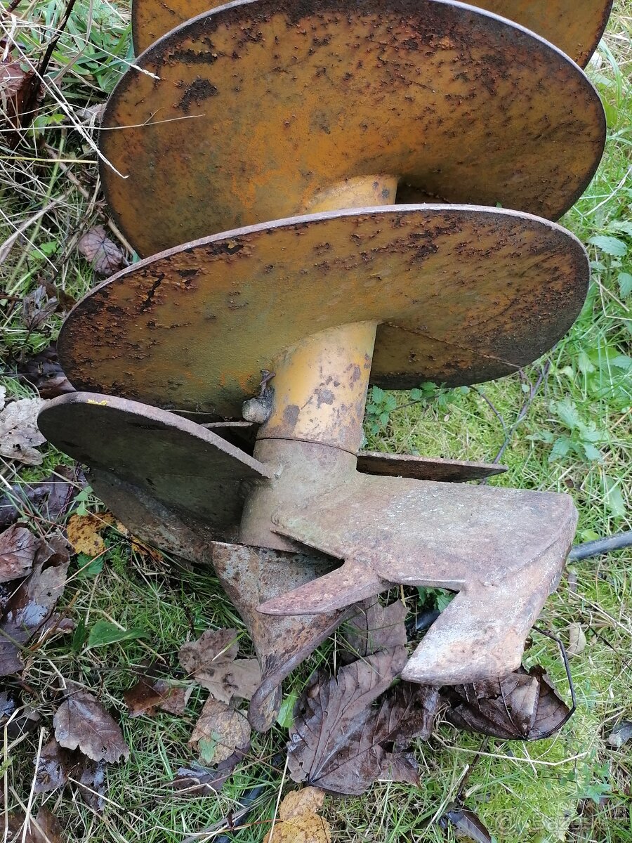 Vrtací zařízení na UNC, Locust, Novotný, s vrtákem průměr 40 - 3