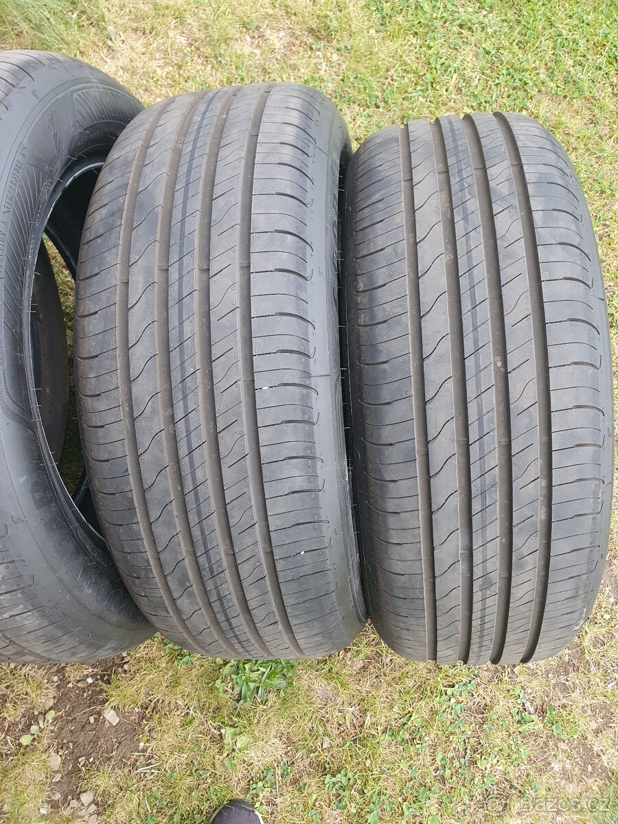 215/55 R17 98W Goodyear EfficientGrip DOT1625 - 3