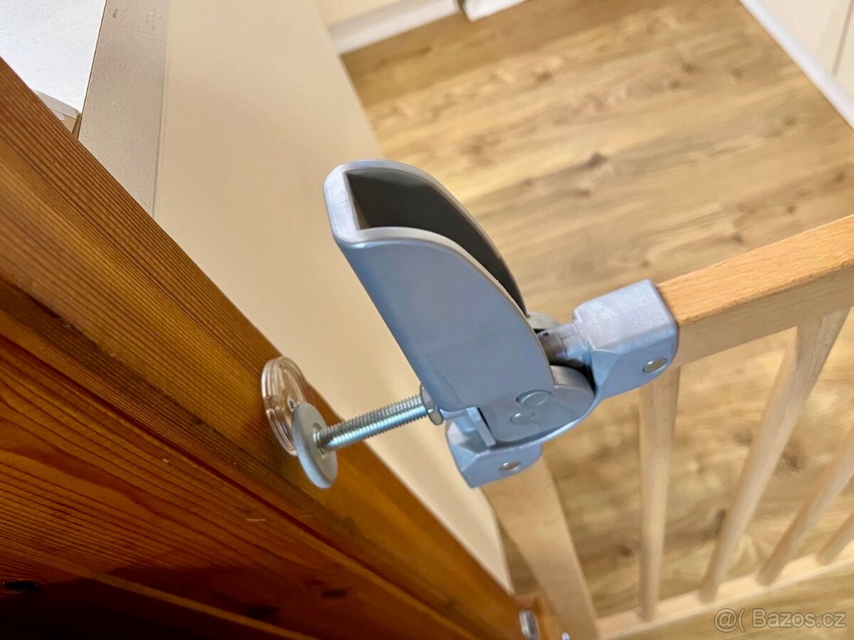 Dřevěná bezpečnostní zábrana 70 x 75-110 cm - 3