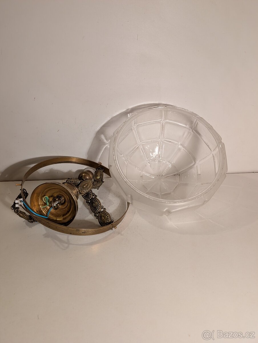 mosazný secesní lustr, stropnice, matové uzavřené stínidlo - 3
