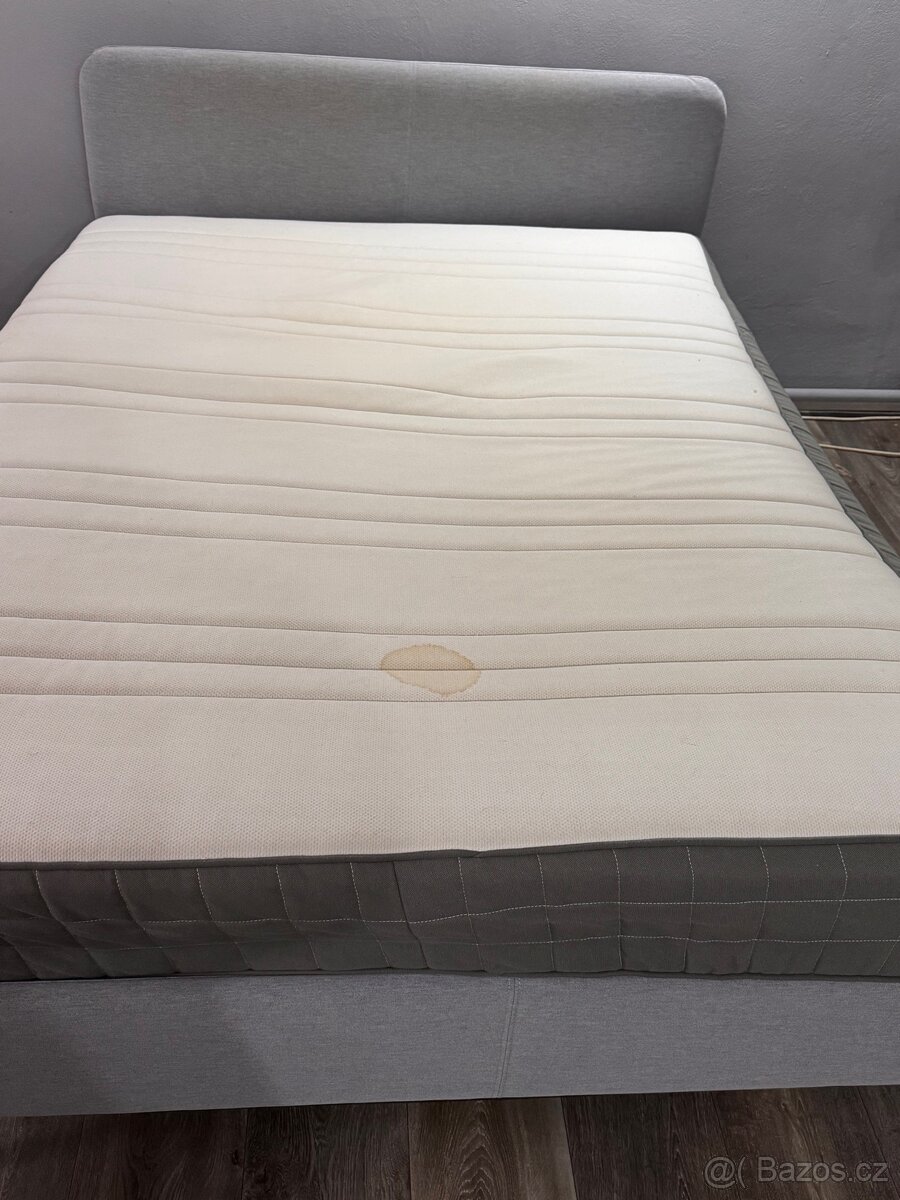 Postel s matrací - 3