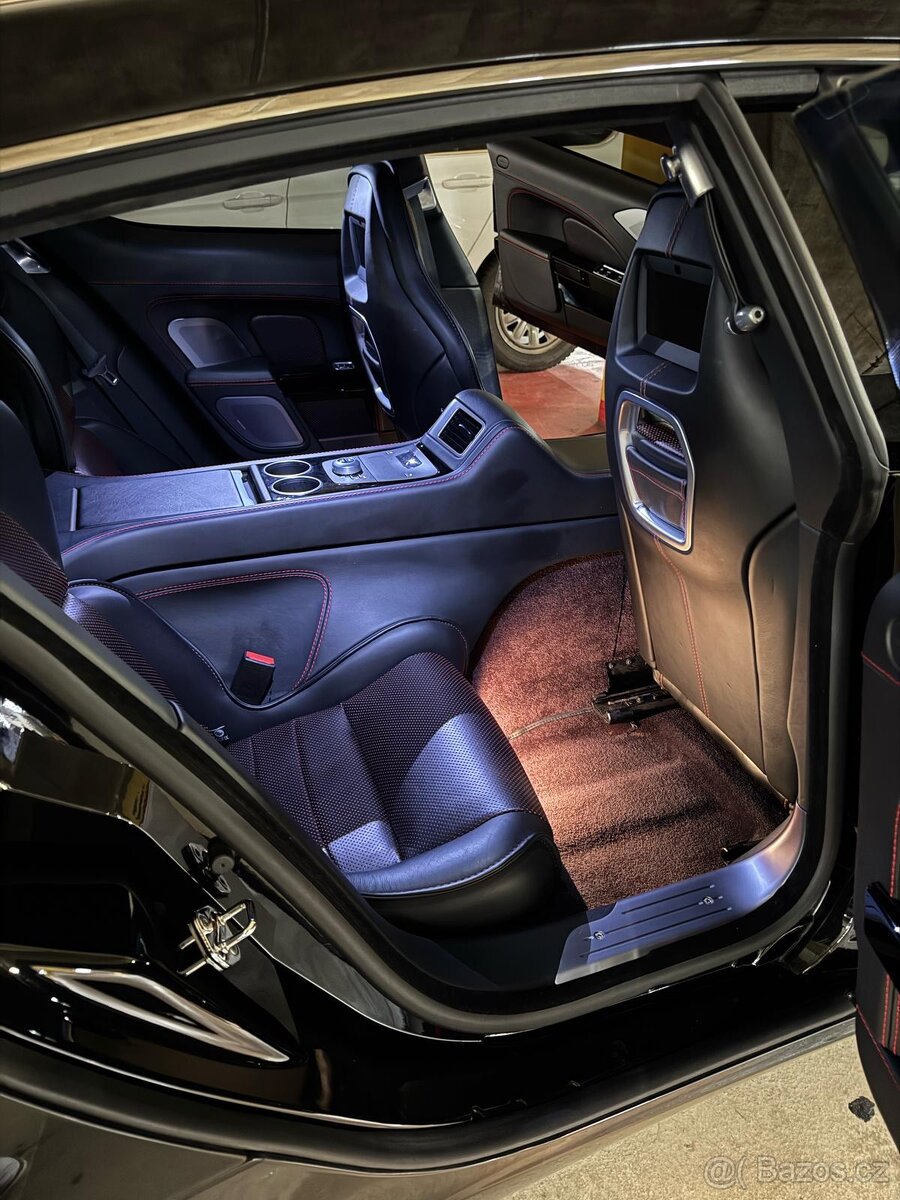 Aston Martin Rapide S - 3