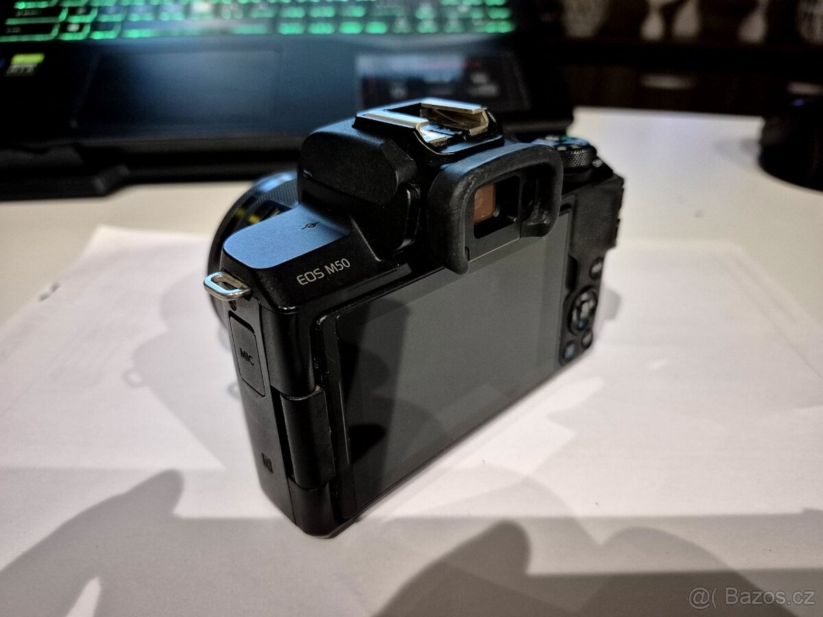 Bezzrcadlovka Canon M50 Mark I - 3
