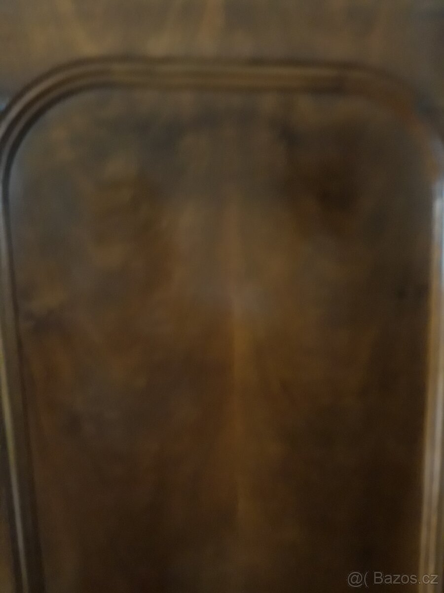 Starožitná ořechová skříň - 3