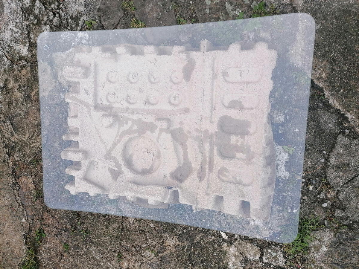 Prodám ORIGINÁLNÍ sklo na Š110R - 3