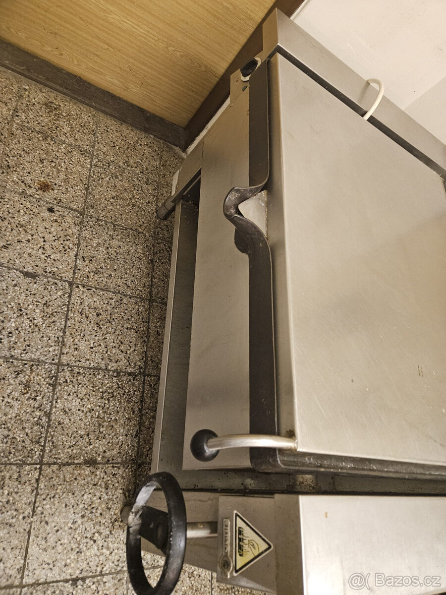 ELEKTRICKÁ PÁNEV - 3