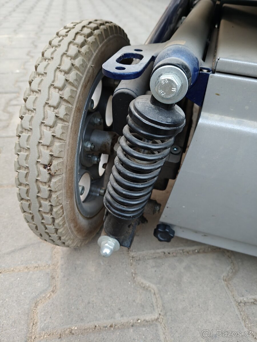 Elektrický invalidní vozík - 3