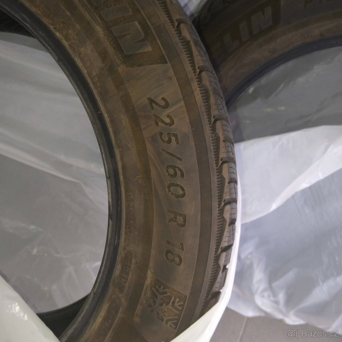 Michelin Pilot 5 225/60/18 DOT 22 - 3